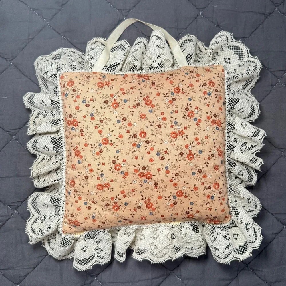 Vintage 1983 Lace Trim Grandma Quote Pillow Cottagecore Wall‎ Decor Shabby Chic